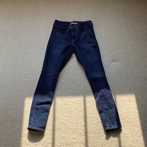 Levi skinny jeans size 27